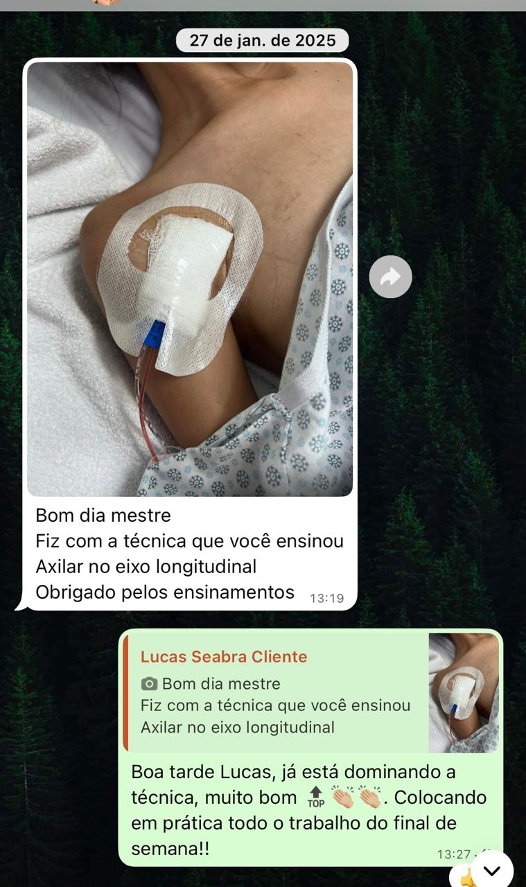 Aluno realizando acesso vascular axilar guiado por ultrassom