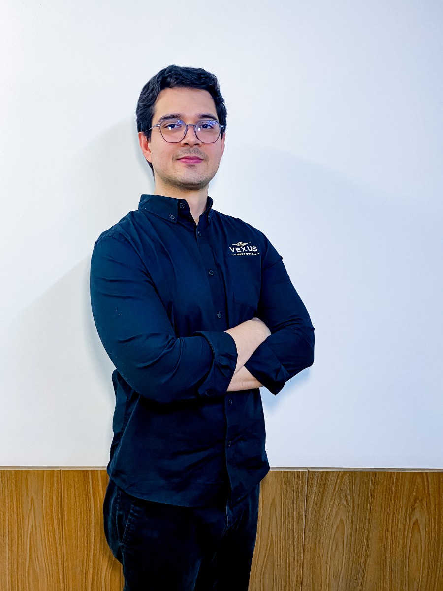 Dr. Yan Linhares